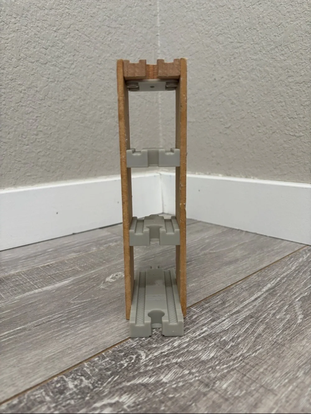 Speedy Surprise Drop Set Riser - Thomas & Friends Wooden Railway